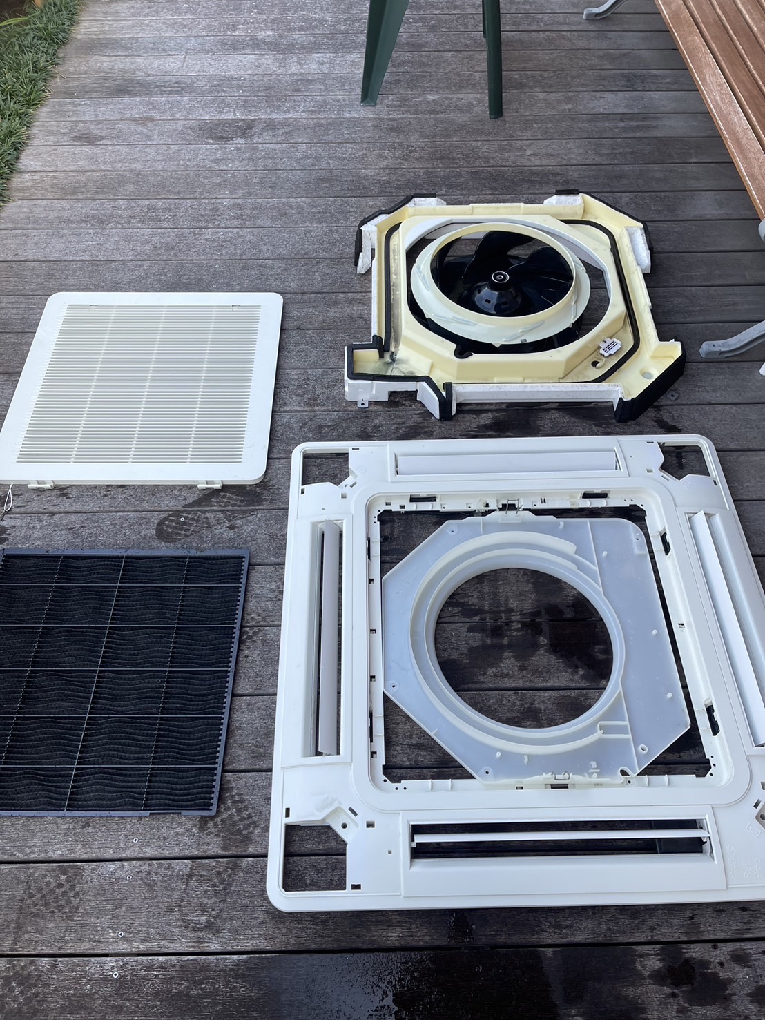 文京区　介護施設業務用エアコンクリーニング